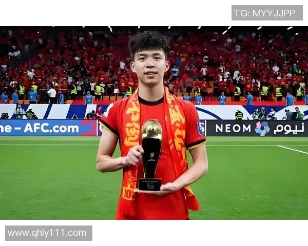 中国足球队备战亚洲杯 新帅目标冲击四强 训练状态积极备战赛事