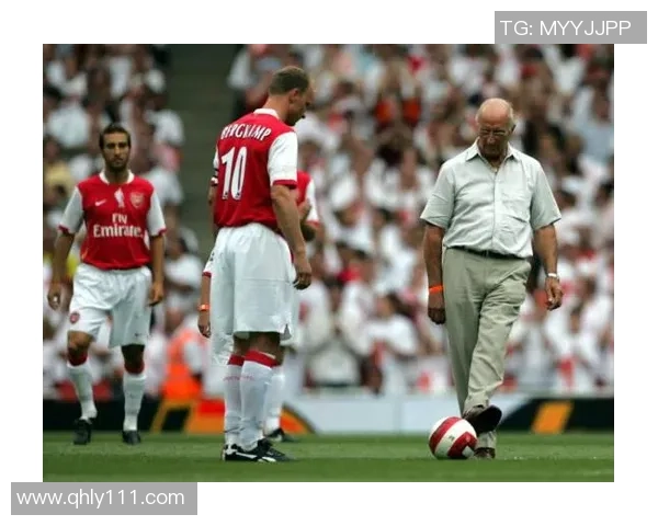 丹尼斯博格坎普与荷兰足球艺术大师的传奇旅程